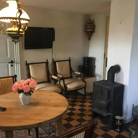 Danchelshus Bed and Breakfast 2*