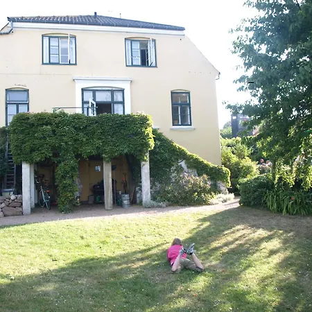Bed & Breakfast Danchelshus 2*