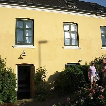 Danchelshus Bed and Breakfast