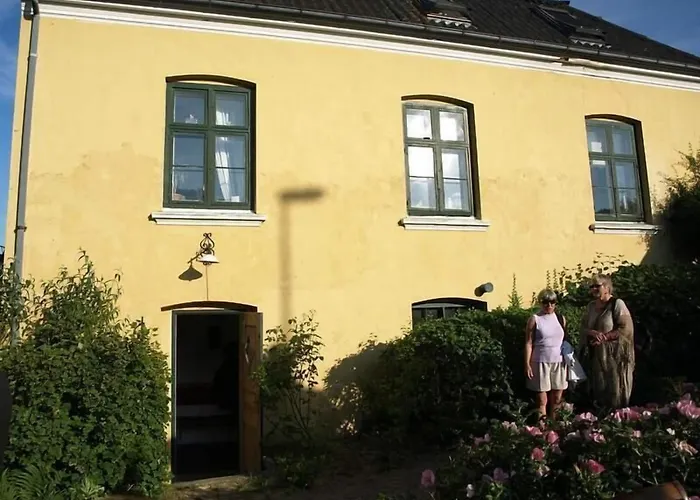 Danchelshus Bed & Breakfast